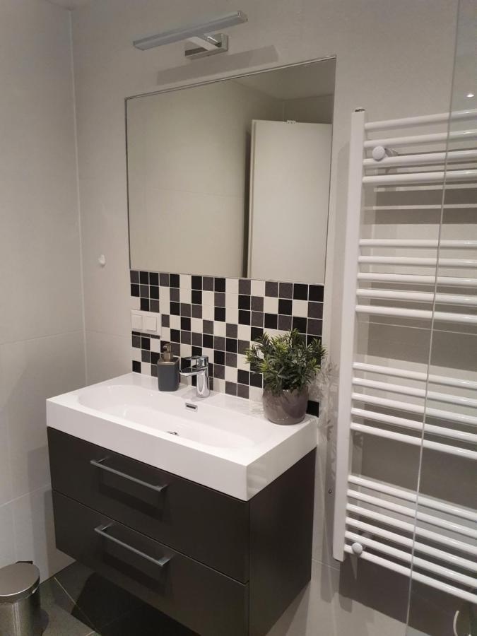 Smarte Dachgeschosswohnung Mit 2 Terrassen Direkt Am Hauptbahnhof Bécs Kültér fotó
