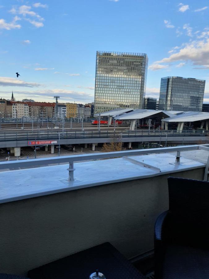 Smarte Dachgeschosswohnung Mit 2 Terrassen Direkt Am Hauptbahnhof Bécs Kültér fotó