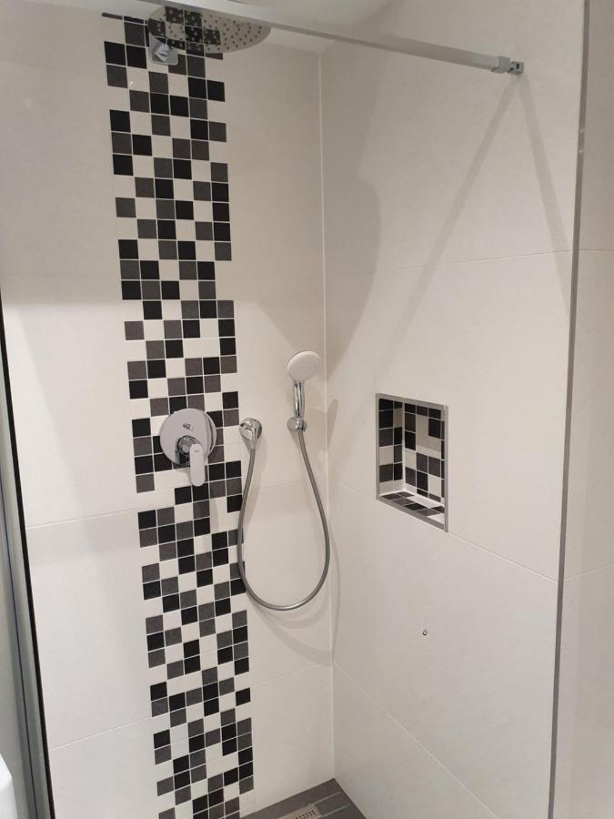 Smarte Dachgeschosswohnung Mit 2 Terrassen Direkt Am Hauptbahnhof Bécs Kültér fotó